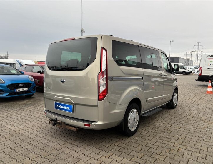 Ford Tourneo Custom Kombi 2,2 l 92 kw