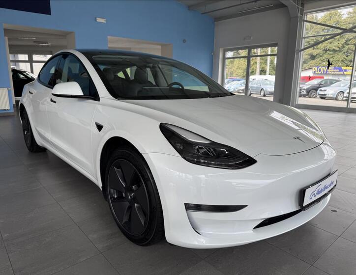 Tesla Model 3 1