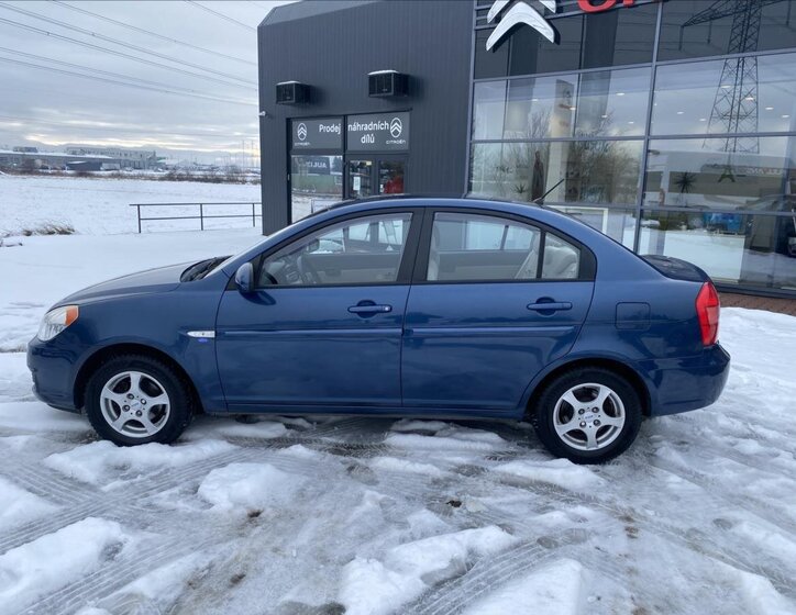 Hyundai Accent 12