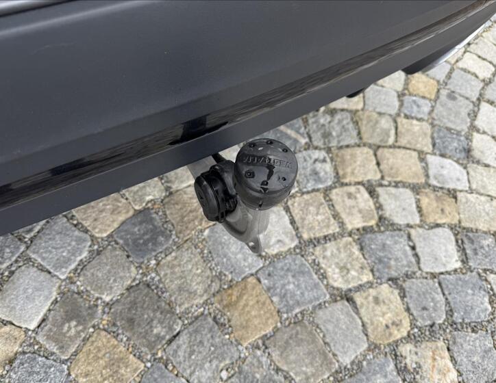 Mercedes-Benz GLA 28