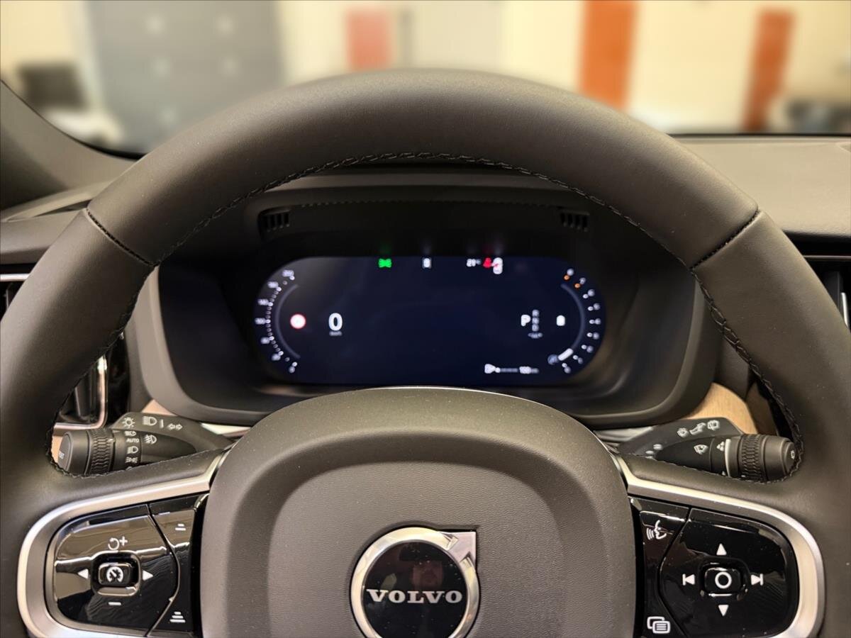 Volvo XC60 SUV / Terénní 2,0 l 184 kw