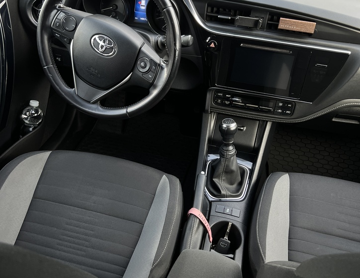 Toyota Auris 8