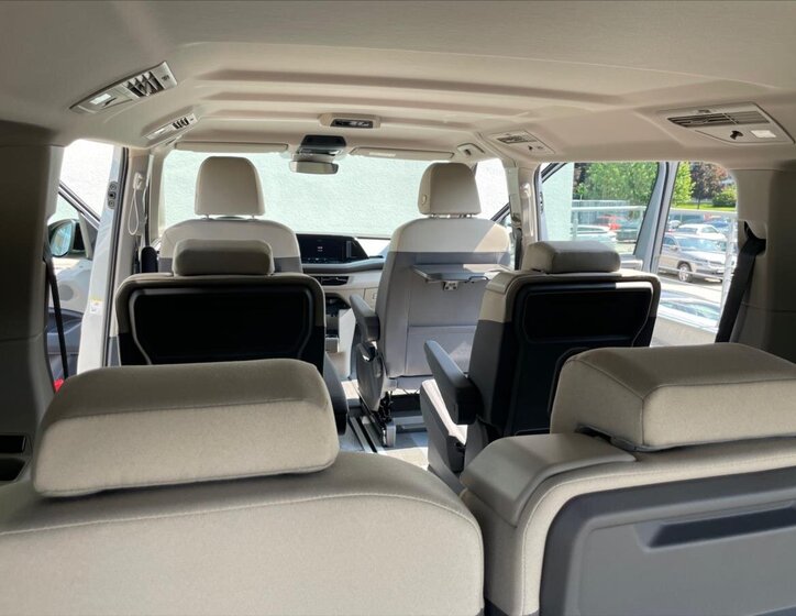 Volkswagen Multivan 21