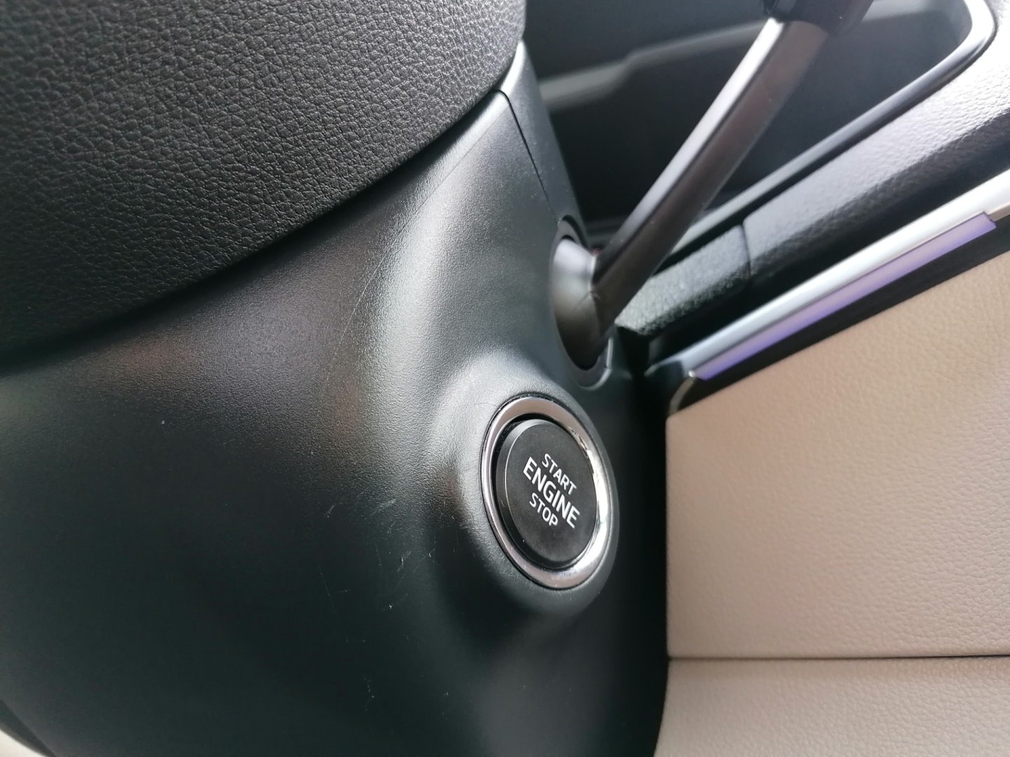 Škoda Karoq SUV 1,6 l 85 kw