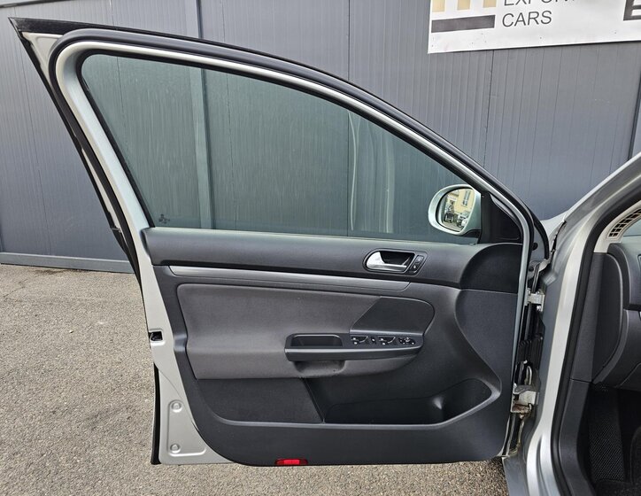 Volkswagen Golf Kombi 2,0 l 77 kw