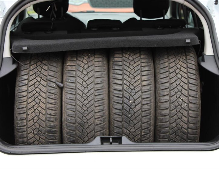 Renault Clio Hatchback 898,0 56 kw