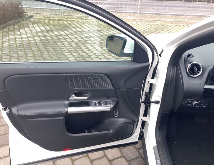 Mercedes-Benz GLA 16