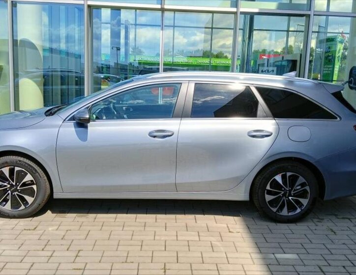 KIA Ceed 4