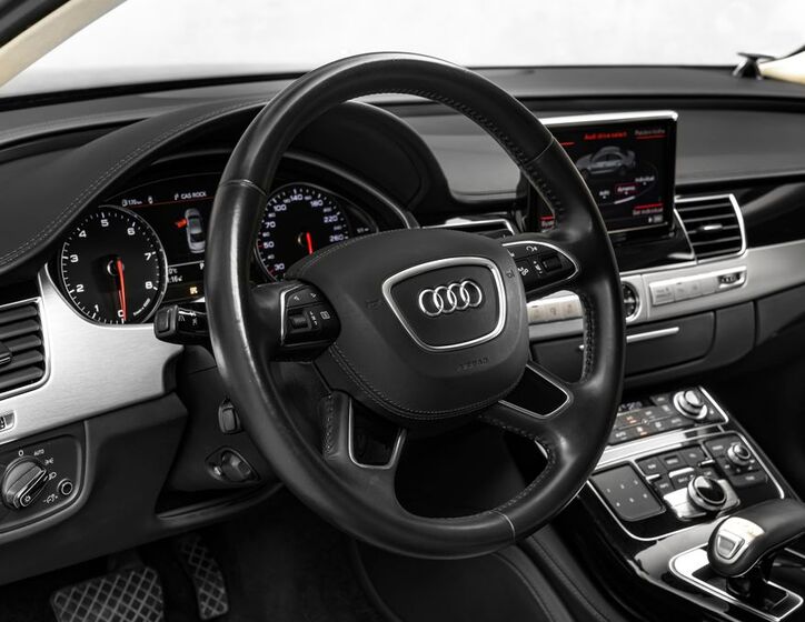 Audi A8 16