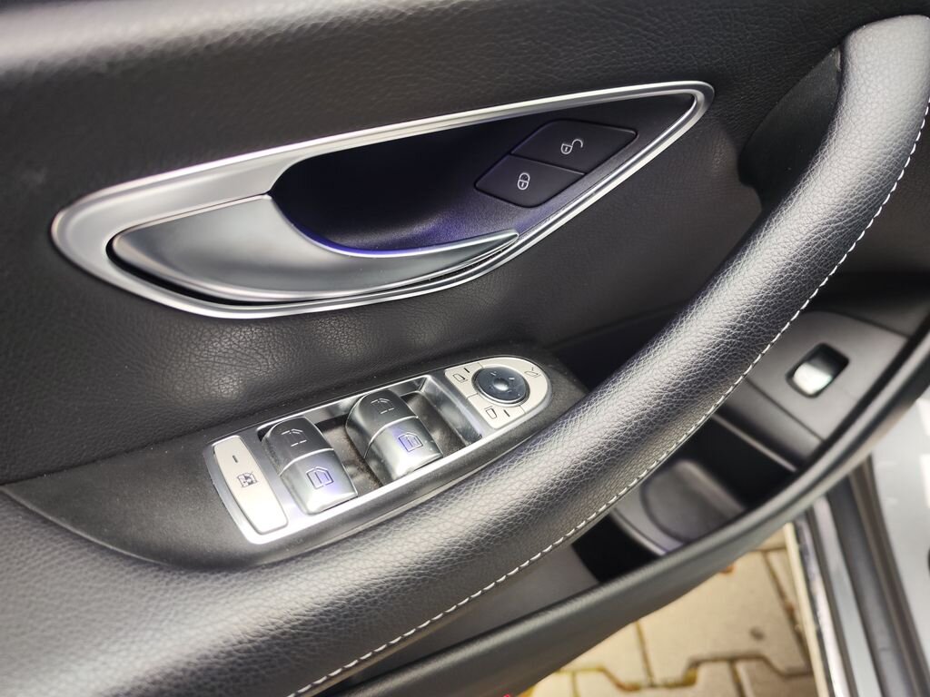 Mercedes-Benz Třídy E Sedan 3,0 l 190 kw