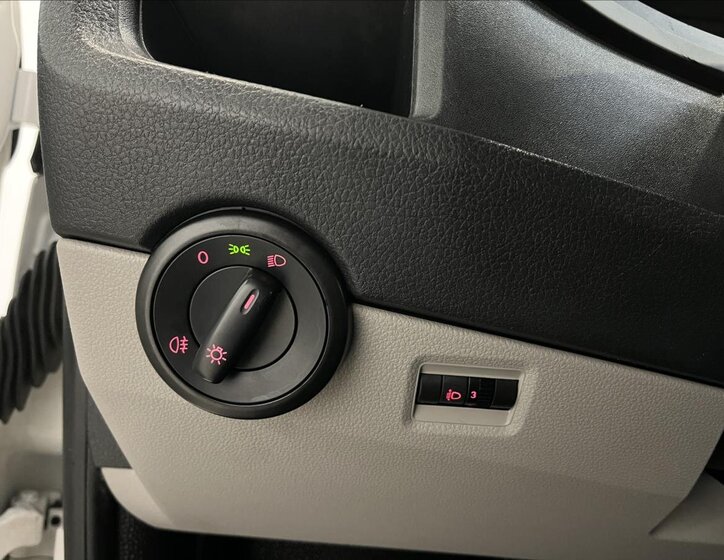 Volkswagen Transporter Kombi 2,0 l 75 kw