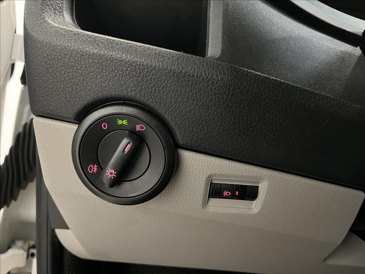 Volkswagen Transporter Kombi 2,0 l 75 kw