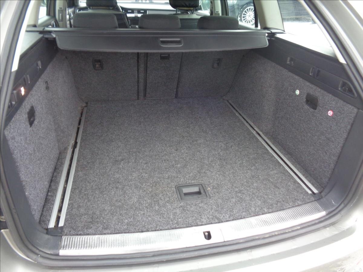 Škoda Superb Kombi 1,6 l 77 kw