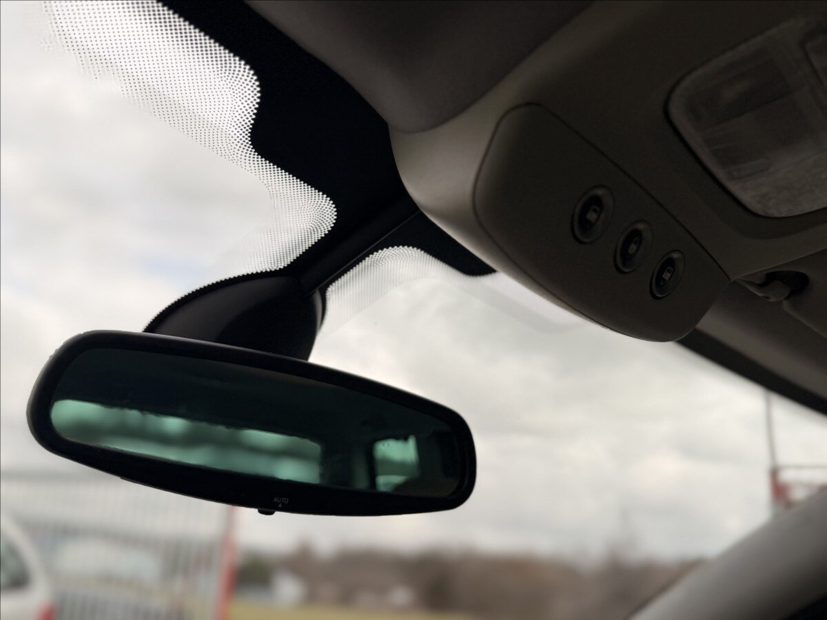 Peugeot 807 MPV 2,2 l 94 kw