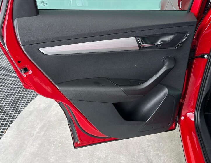 Škoda Karoq SUV / Terénní 2,0 l 85 kw