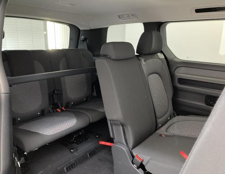 Volkswagen ID.Buzz 10