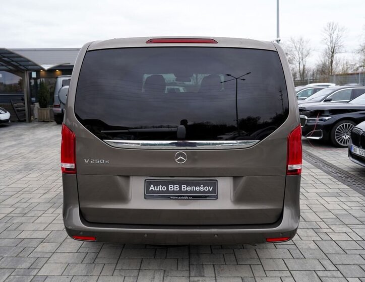 Mercedes-Benz Třídy V MPV 2,1 l 140 kw