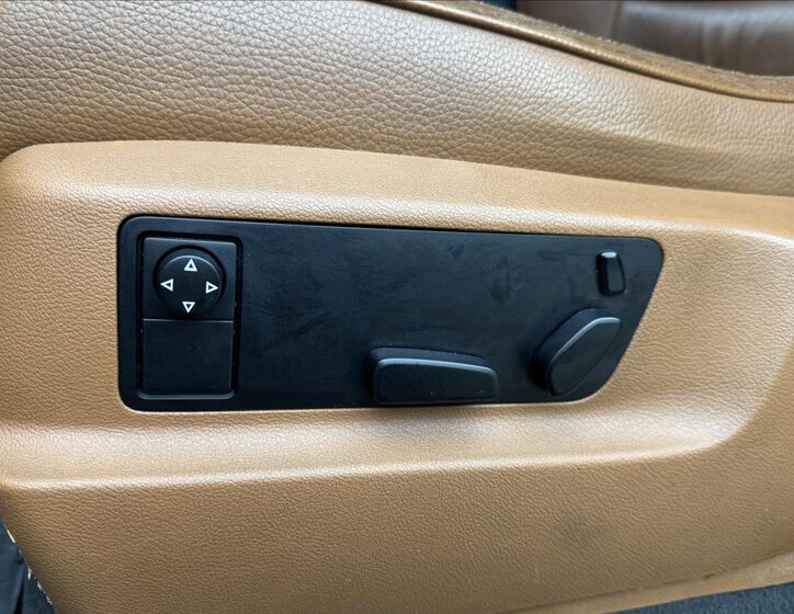 Volkswagen Touareg SUV / Terénní 3,0 l 165 kw