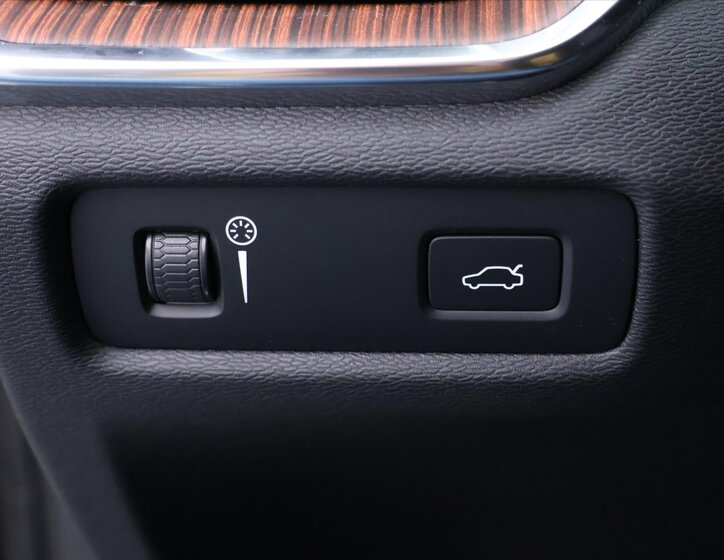 Volvo V60 Kombi 2,0 l 140 kw