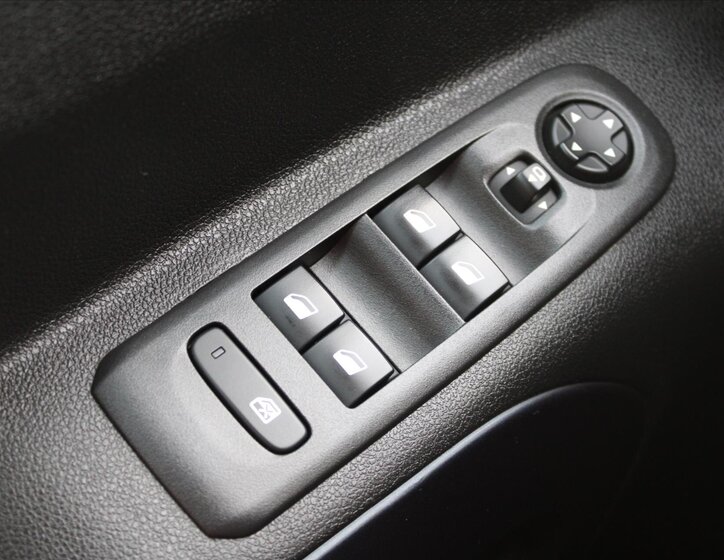 Peugeot Rifter MPV 1,5 l 96 kw