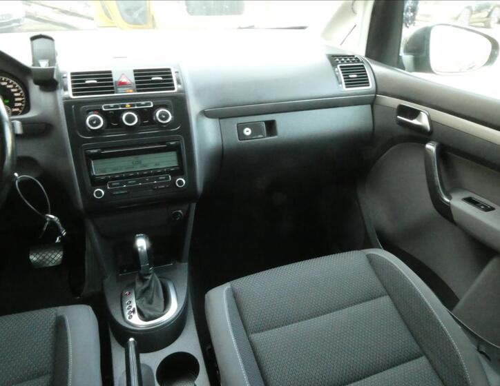 Volkswagen Touran 27