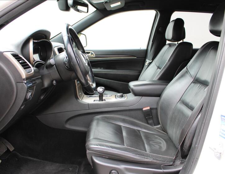 Jeep Grand Cherokee 12
