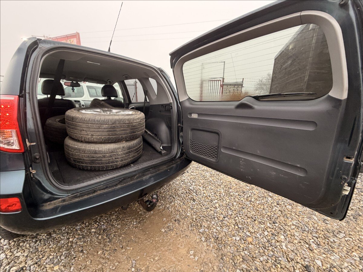 Toyota RAV4 SUV / Terénní 2,2 l 130 kw
