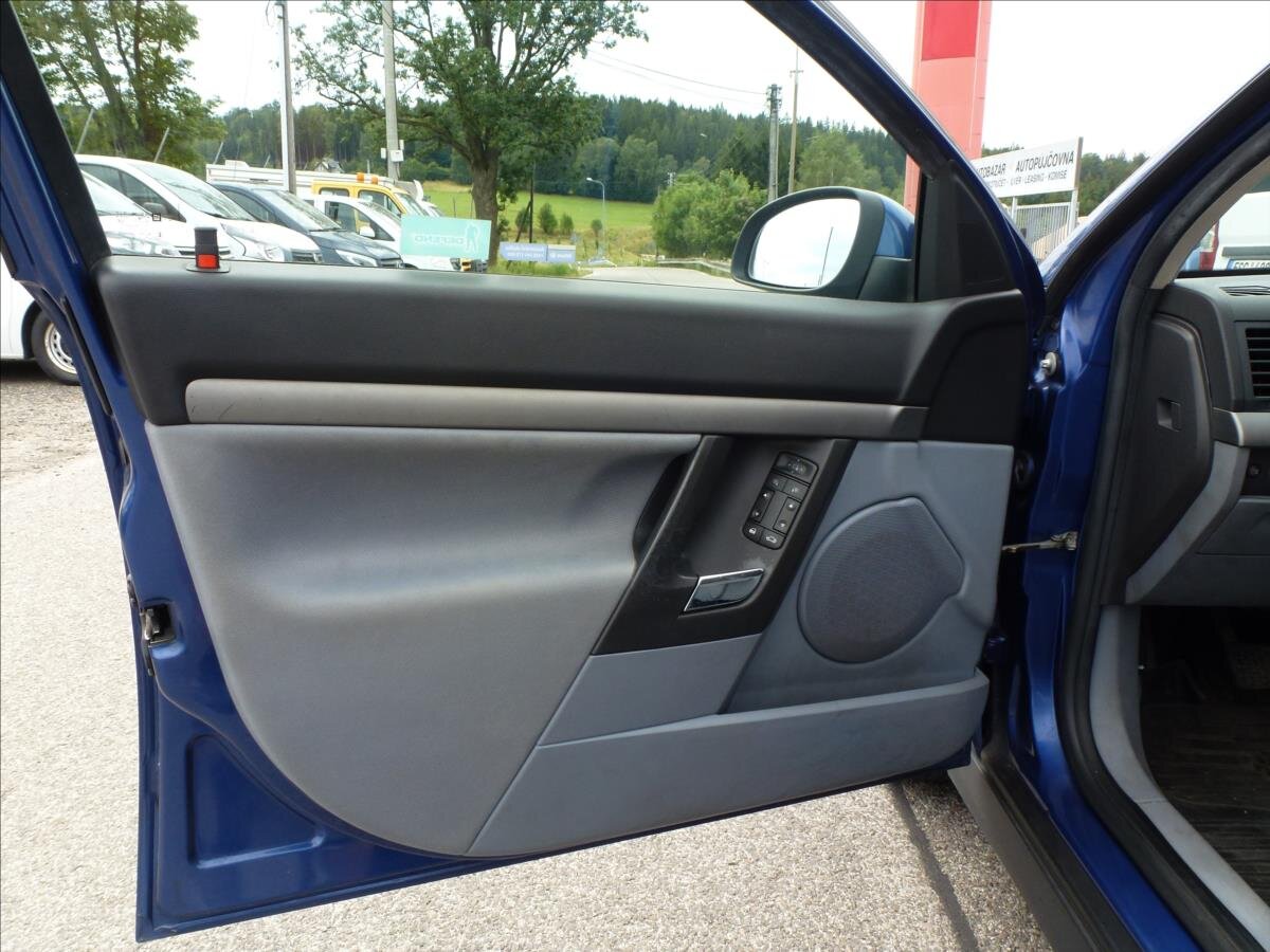 Opel Vectra Sedan / Limuzína 1,8 l 90 kw