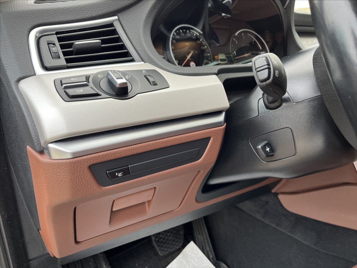 BMW Řada 5 Sedan / Limuzína 3,0 l 190 kw