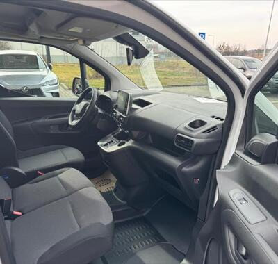 Toyota ProAce City 12