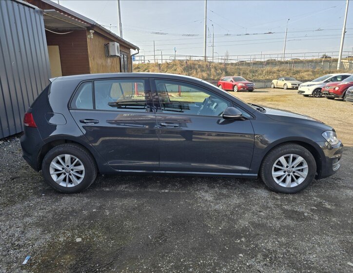 Volkswagen Golf Hatchback 1,2 l 63 kw