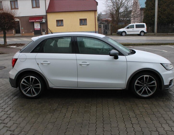 Audi A1 Hatchback 1,4 l 66 kw