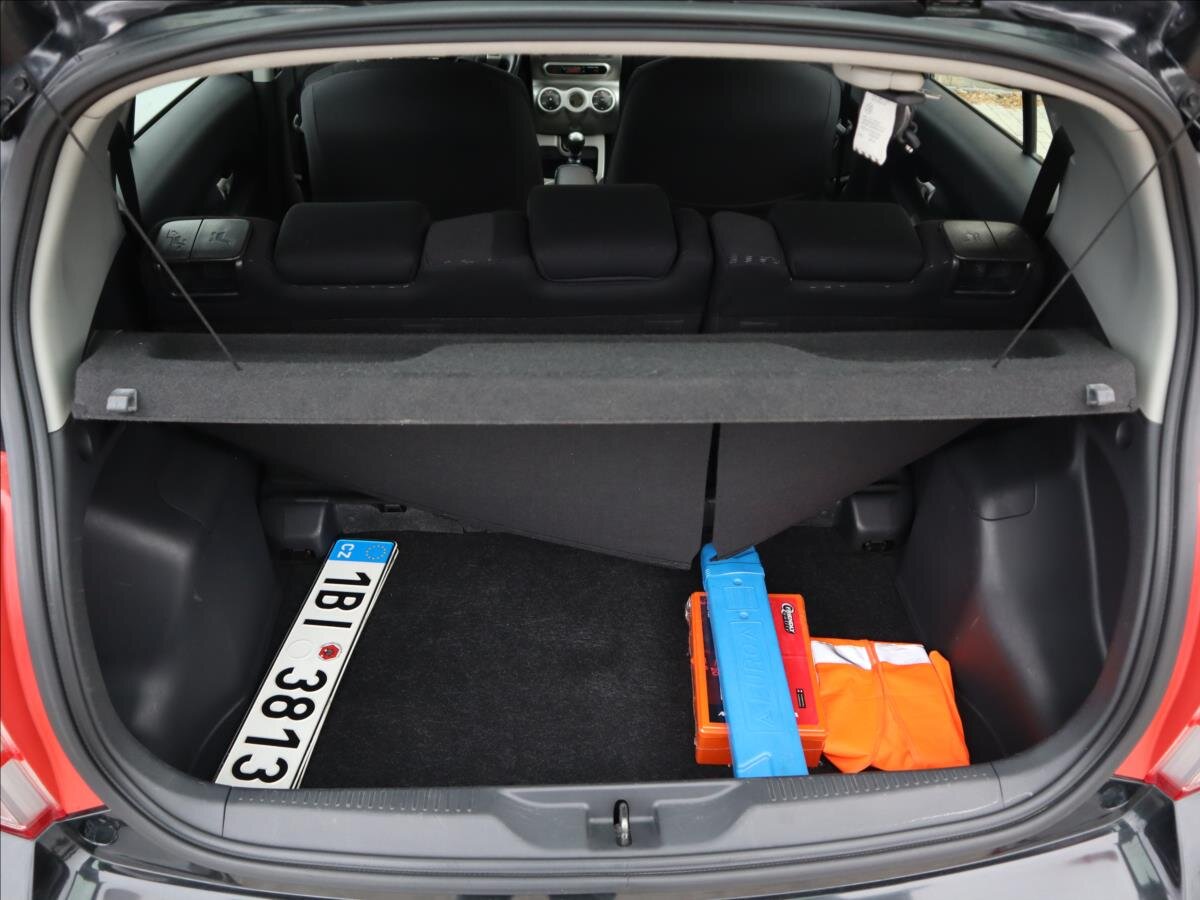 Toyota Urban Cruiser Hatchback 1,3 l 74 kw