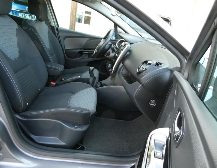 Renault Clio Hatchback 898,0 66 kw