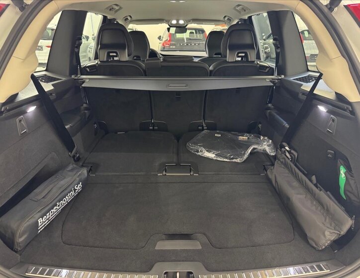 Volvo XC90 SUV 2,0 l 184 kw