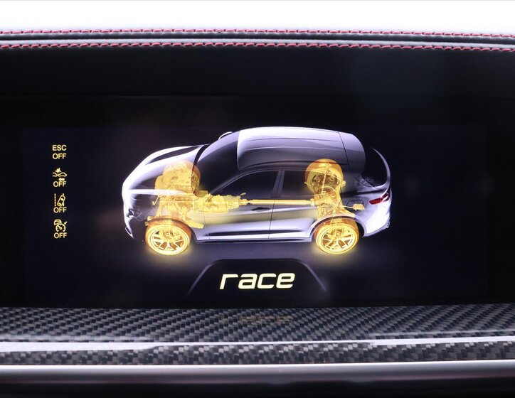 Alfa Romeo Stelvio SUV / Terénní 2,9 l 375 kw