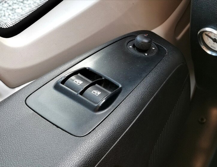 Peugeot Boxer Valník 2,2 l 110 kw