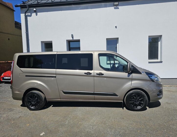Ford Transit Custom Kombi 2,0 l 96 kw