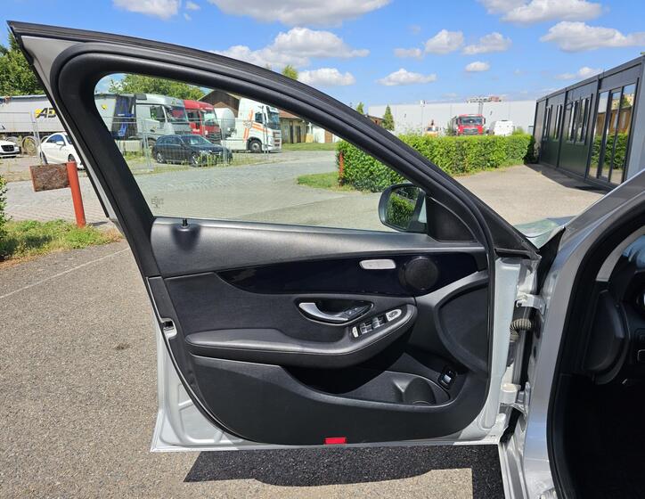 Mercedes-Benz Třídy C 9