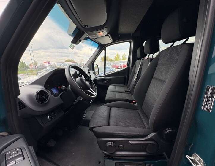 Mercedes-Benz Sprinter 10