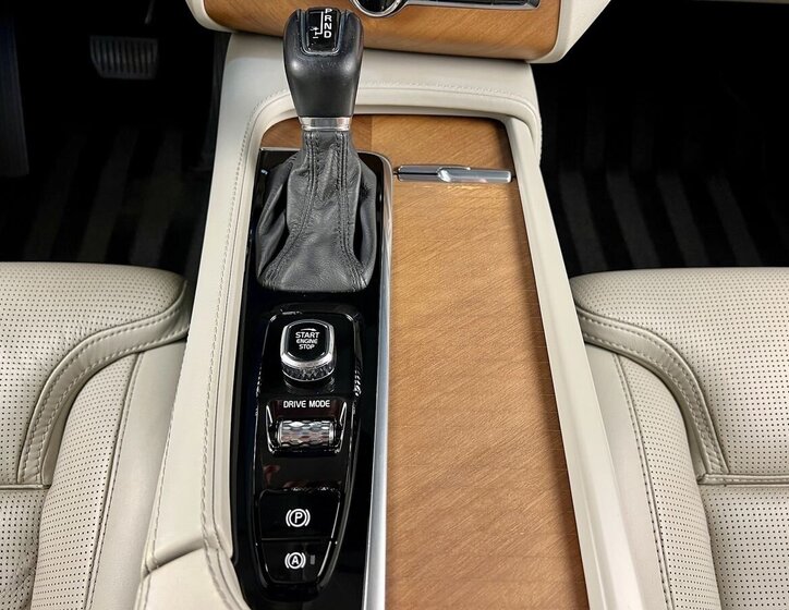 Volvo XC90 SUV 2,0 l 173 kw