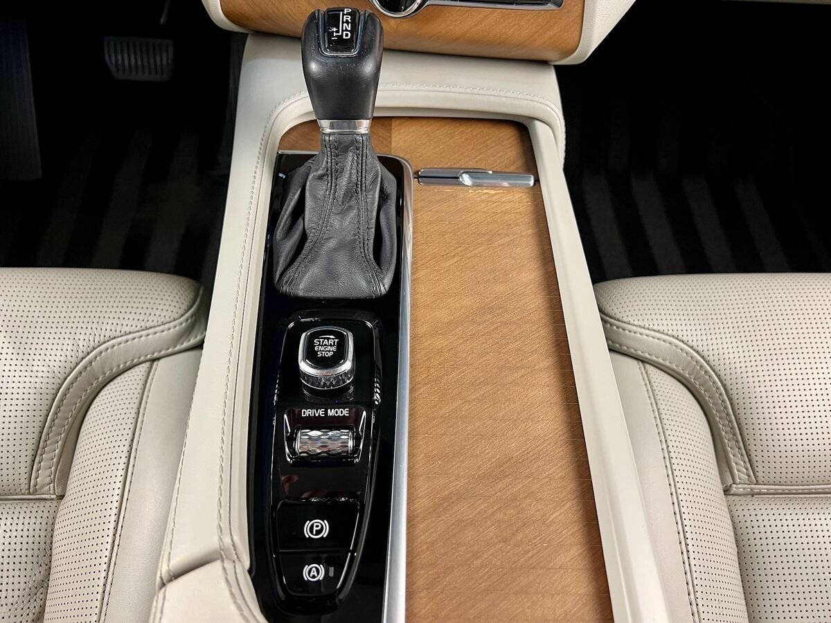 Volvo XC90 SUV 2,0 l 173 kw