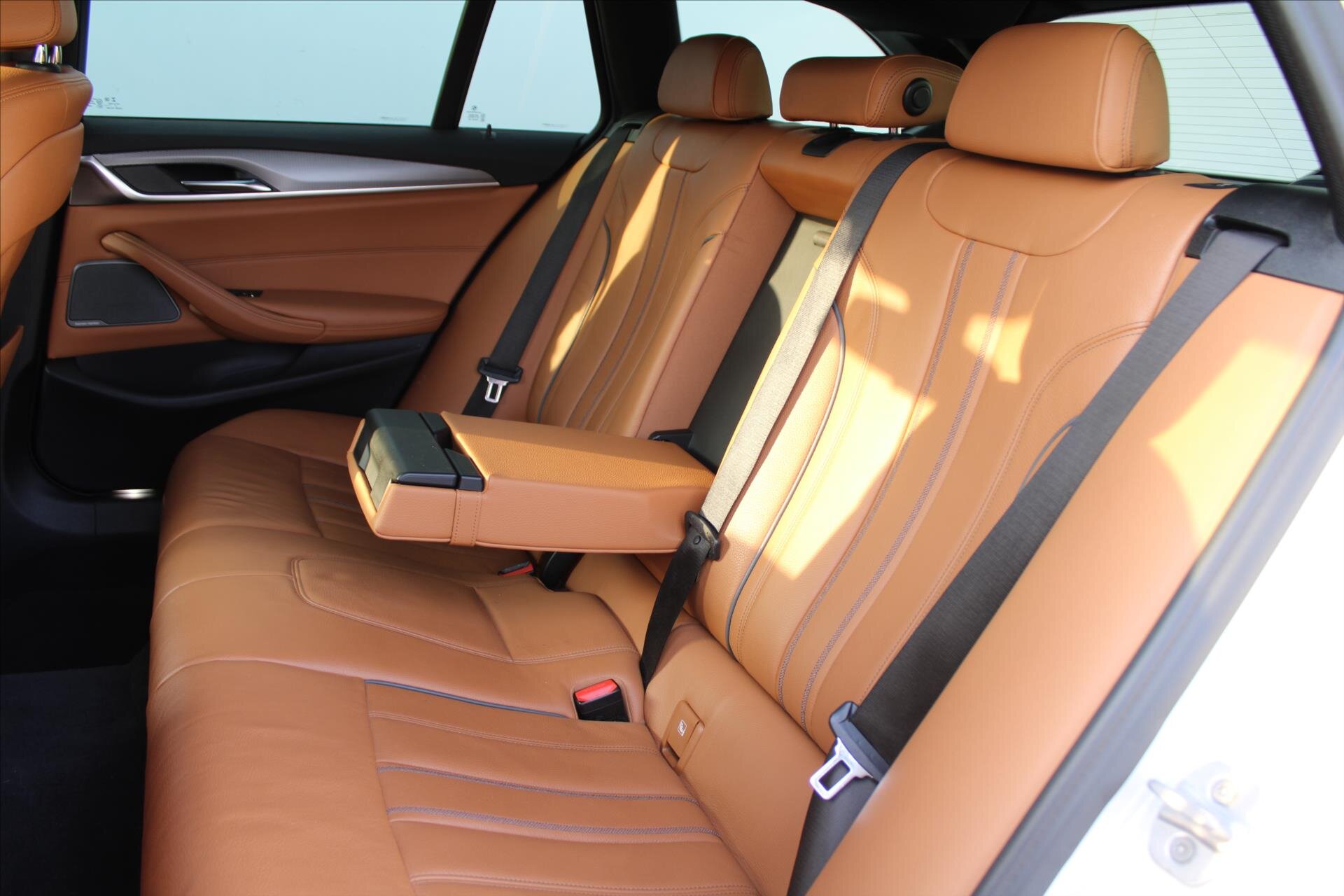 BMW Řada 5 Kombi 3,0 l 195 kw