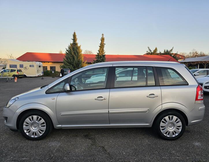 Opel Zafira 12