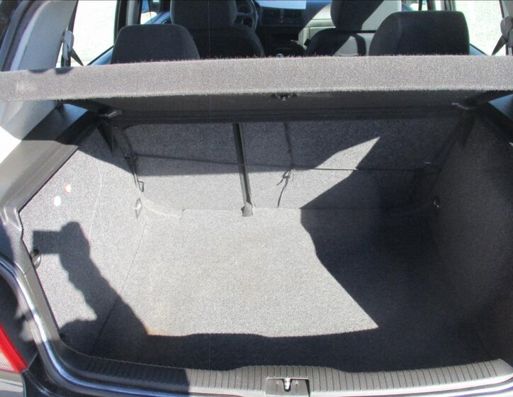 Volkswagen Golf Hatchback 1,6 l 77 kw