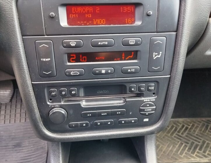 Peugeot 406 Sedan / Limuzína 2,0 l 80 kw