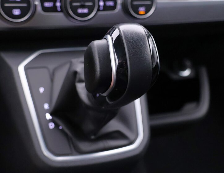 Volkswagen Multivan 29