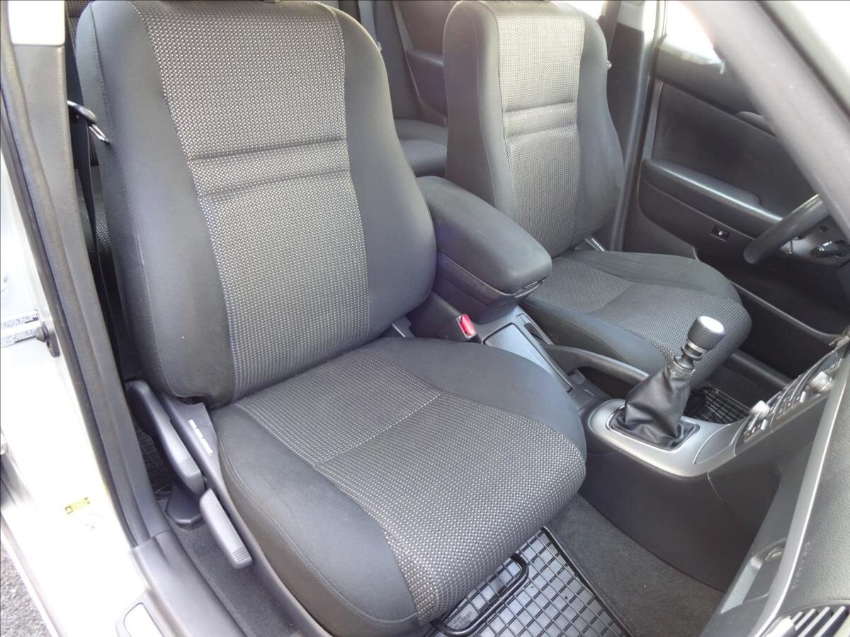 Toyota Avensis Kombi 2,0 l 93 kw