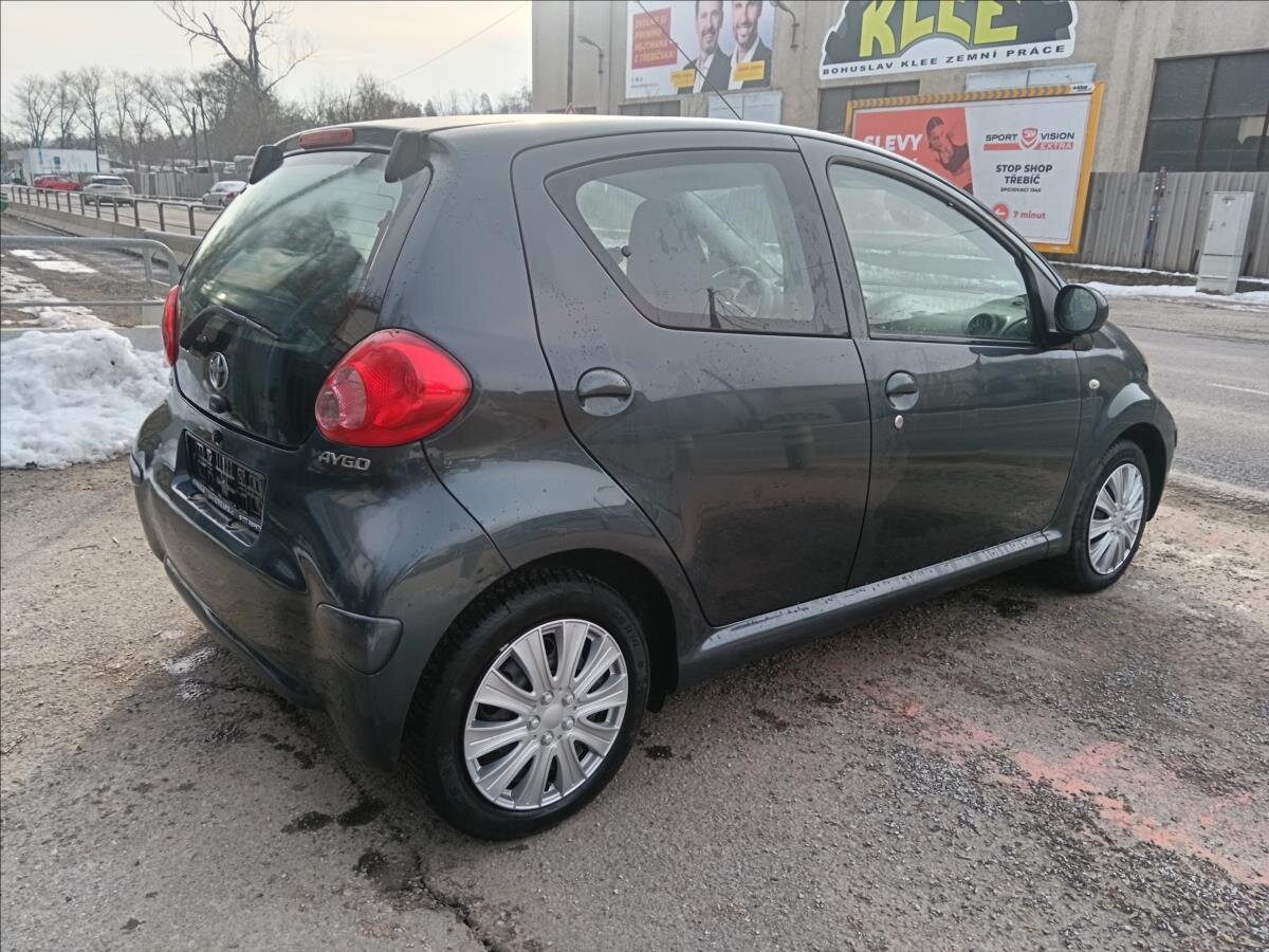 Toyota Aygo Hatchback 998,0 50 kw
