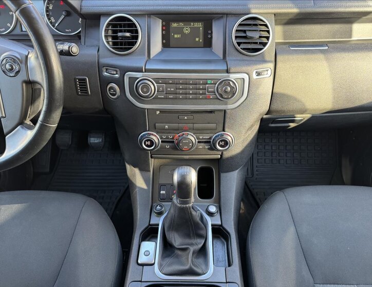 Land Rover Discovery 16